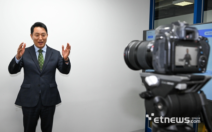 [포토] AI아바타 체험하는 오세훈 시장