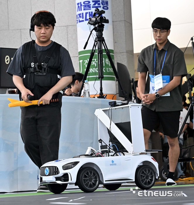 [포토] 긴장되는 트랙 주행