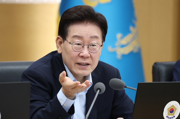 이재명 대통령이 11일 정부세종청사에서 열린 국무회의에서 발언하고 있다. 연합뉴스