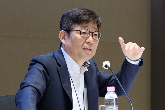 유상대 한국은행 부총재가 11일 서울시 중구 한국은행에서 열린 기자간담회에서 발언하고 있다.(사진=한국은행)