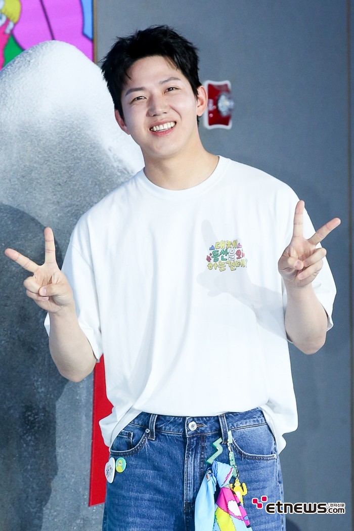 [ET포토] 데이식스 도운, '겨울 설산을 다녀온 성취감'
