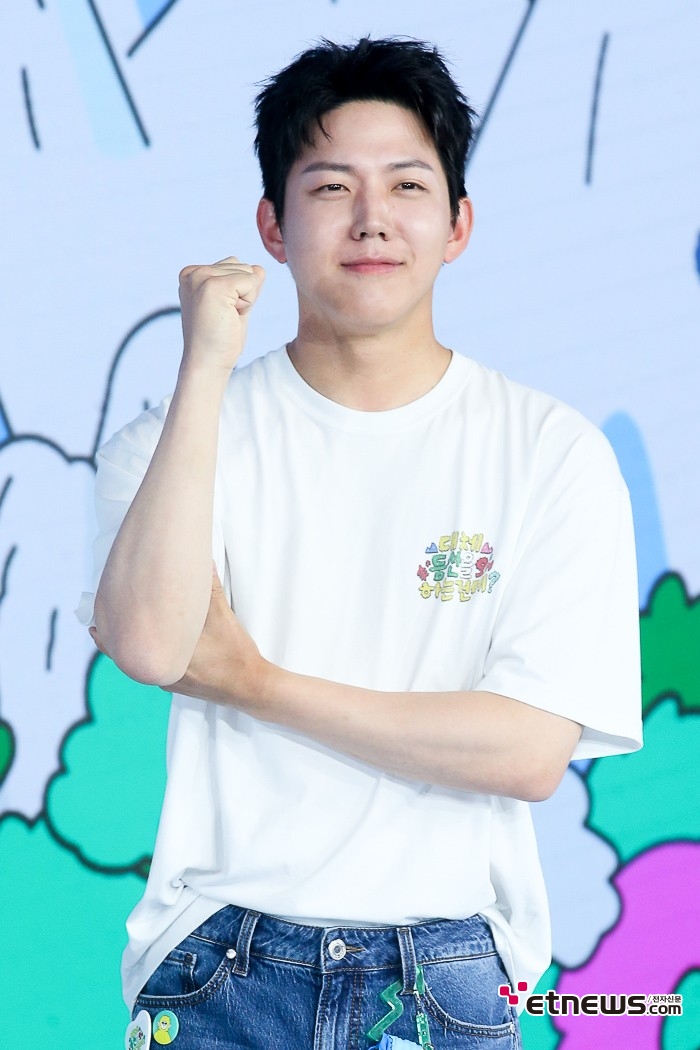 [ET포토] 데이식스 도운, '밝음이 남달라'