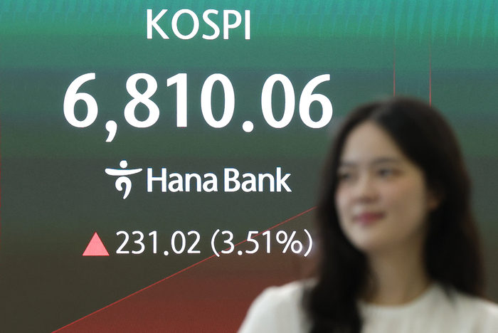 서울 중구 하나은행 딜링룸 현황판(사진=연합뉴스)