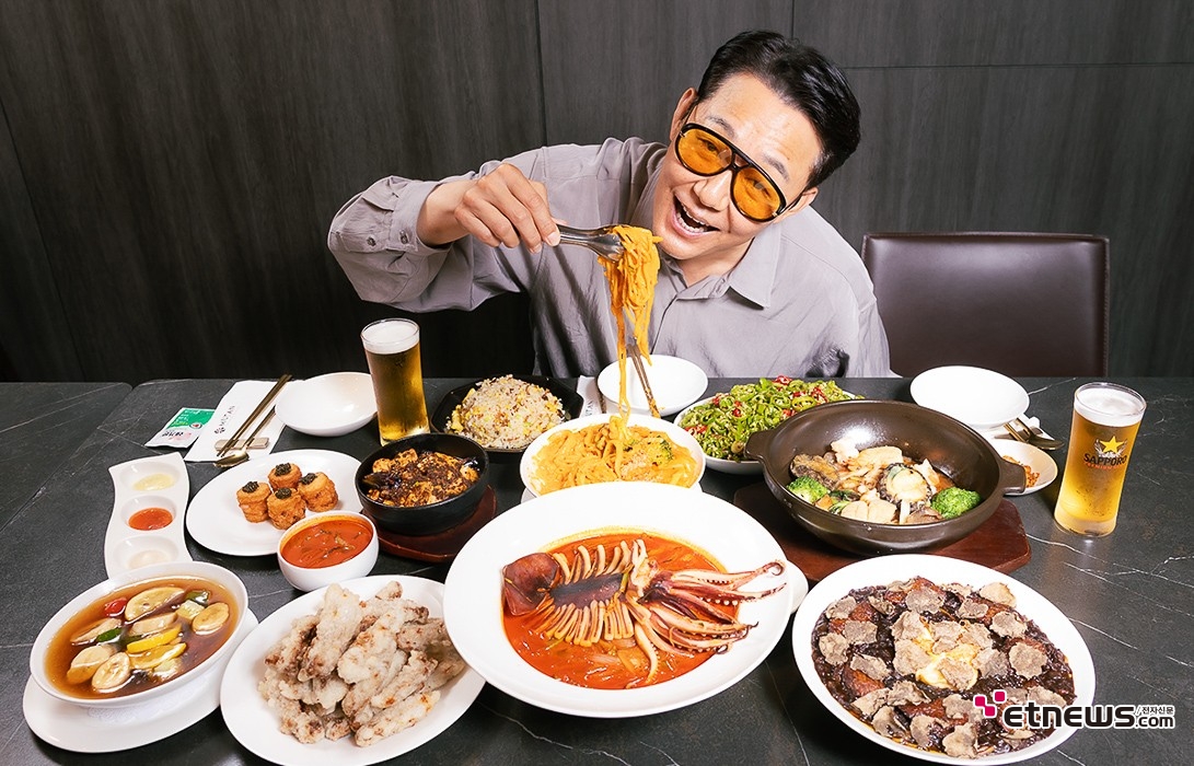 [ET포토] 박성웅, '먹방에 재능있네'