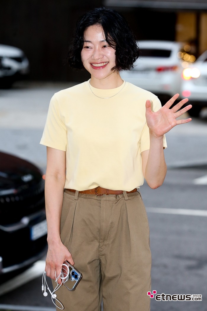 [ET포토] 김윤정, '웃음이 절로'