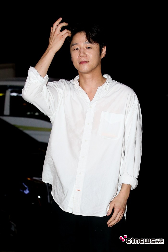 [ET포토] 정준원, '머리 넘김은 시크하게'