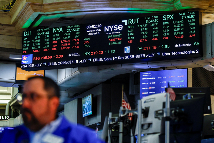 8월 5일(현지시간) 미국 뉴욕시 뉴욕증권거래소(NYSE) 개장 종이 울린 후 S&P 500 지수의 거래 화면. 사진=로이터 연합뉴스