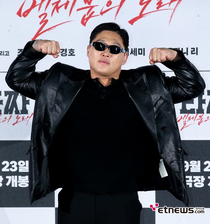 [ET포토] 문지훈, '손목 조심해야 하는 인상'