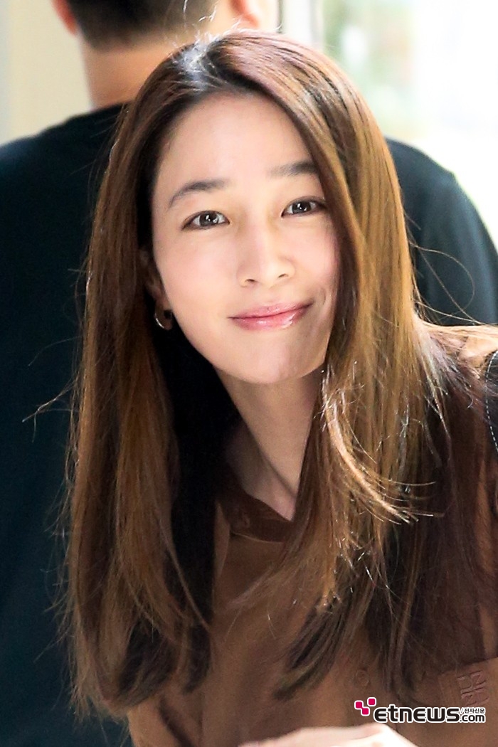 [ET포토] 이민정, '빠져드는 매력 눈맞춤'