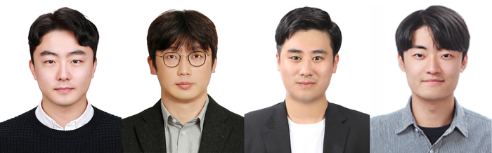 왼쪽부터 이한얼 교수, 박광욱 전북대 신소재공학부 전자재료공학전공 교수, 김정현·황주찬 박사과정생.