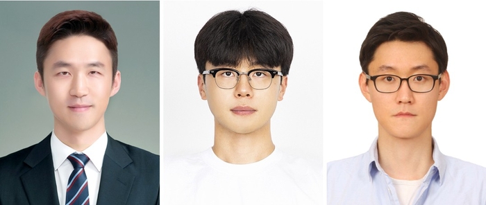 탄소나노튜브 섬유와 맥신을 결합한 고강도 초박막 복합소재 필름을 개발한 한국재료연구원 융·복합재료연구본부 (왼쪽부터)김태훈 책임연구원, 최민석 학생연구원, 박경태 박사후연구원.