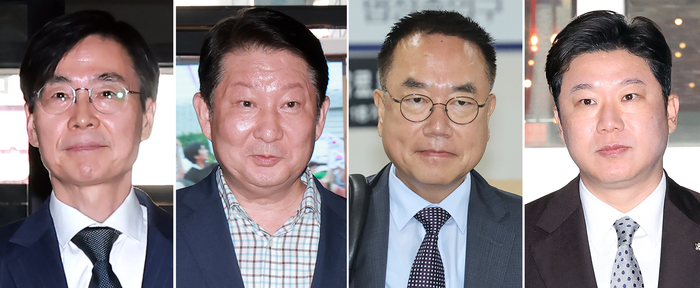 국민의힘 현역 의원 4인에 '당원권 정지' 중징계 (서울=연합뉴스) 국민의힘 중앙윤리위원회가 20일 징계 심사 대상에 오른 6선 조경태(왼쪽부터)·재선 권영진·서범수·초선 진종오 의원 등 현역 의원 4인에 대해 '당원권 정지' 징계를 결정했다. 이들 가운데 조경태(2년 6개월), 진종오(2년), 권영진(1년 6개월) 의원 3명은 1년 8개월 남은 2028년 4월 총선에 사실상 국민의힘 후보로 출마할 수 없게 되는 '중징계'를 받게 됐다. 서범수 의원은 당원권 정지 10개월 처분을 받았다. 2026.8.20 연합뉴스