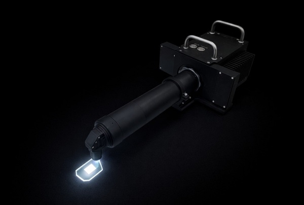 이즈소프트가 독일 테크노팀과 공동 개발한 AR 웨이브가이드 검사 장비 'LPG(Light Pattern Generator)'. 사진=㈜이즈소프트