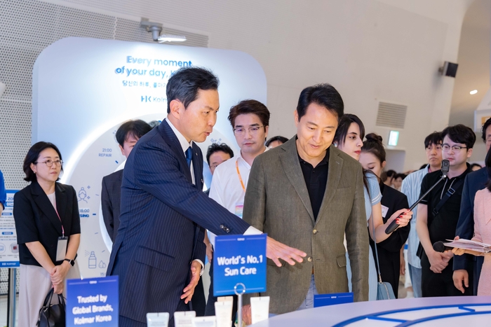 한국콜마는 오는 25일까지 사흘간 서울 중구 동대문디자인플라자(DDP)에서 열리는 '2026 서울뷰티위크'에 5년 연속 공식 파트너 기업으로 참가한다고 24일 밝혔다.