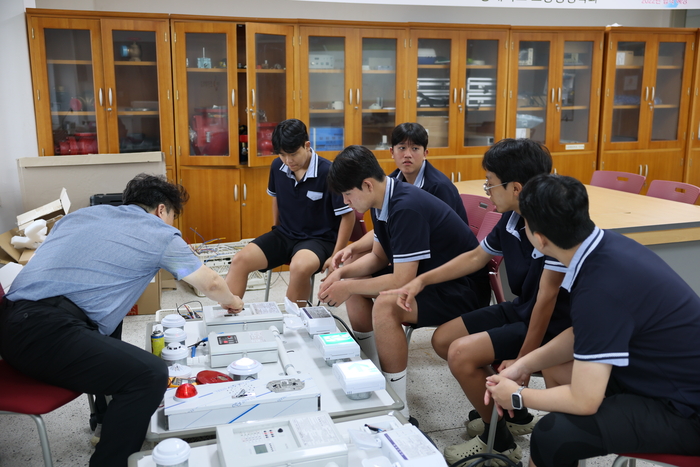 초당대학교 첨단방재시스템전공에서 스마트 방재기술과 재난 상황별 대응 절차를 실습.