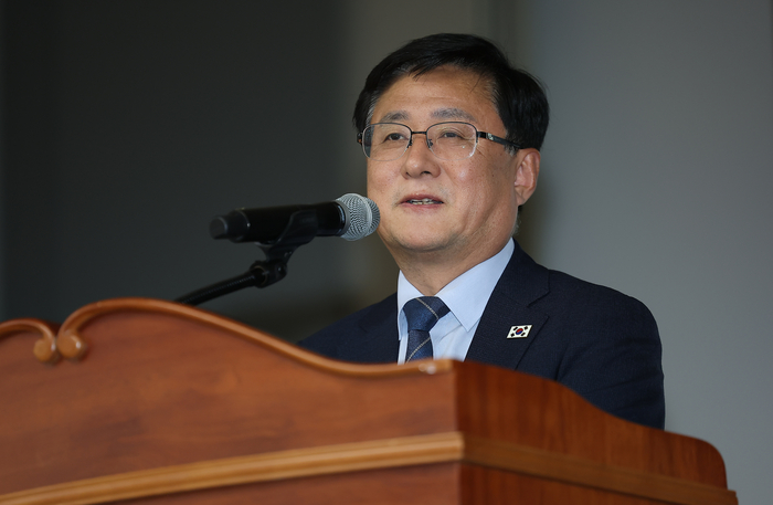 김성환 기후에너지환경부 장관이 26일 서울 영등포구 한국전력공사 남서울본부에서 열린 '산업용 지역 전기요금제' 공청회에서 발언하고 있다. 연합뉴스.