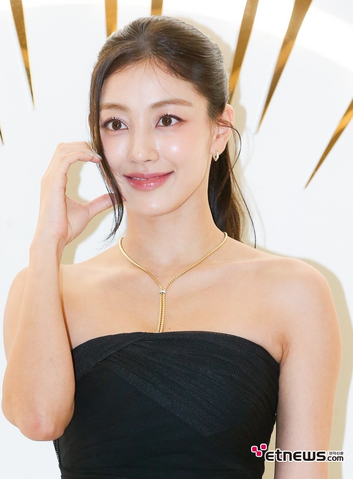 [ET포토] 트와이스 지효, '아름다운 인형 눈'