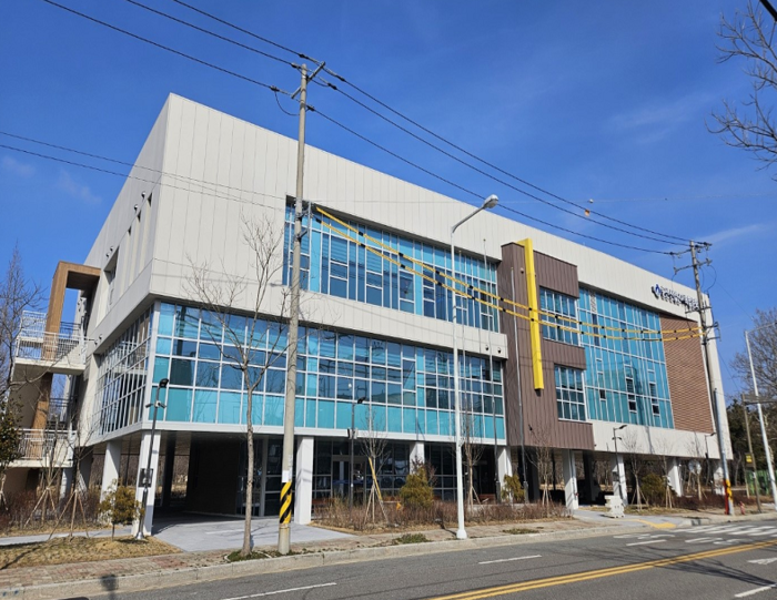 군산 국가산단 복합문화센터.