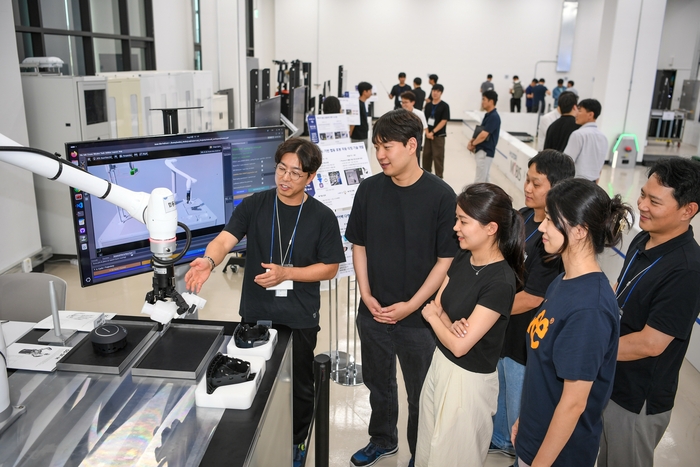 현대모비스, '엠스피어 2026' 개최…AI·로봇 스마트 제조 신기술 40여종 공개
