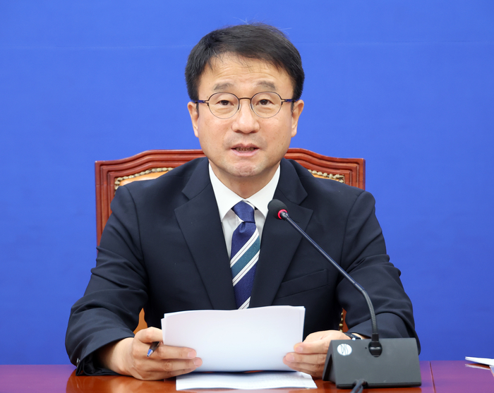 더불어민주당 한병도 원내대표가 27일 국회에서 열린 정책조정회의에서 발언하고 있다. 2026.8.27 연합뉴스