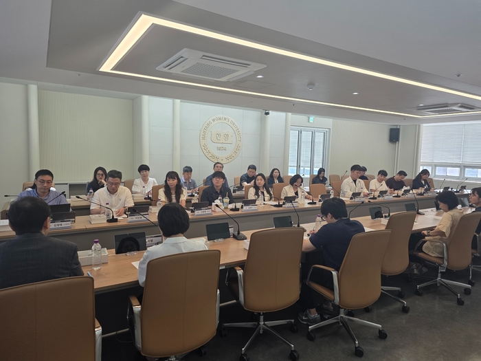 한양여자대학교 대학일자리플러스센터는 지난 19일 교내에서 17개 학과 연계, 인사담당자 21명을 초청해 기업 인사담당자 간담회를 개최했다고 28일 밝혔다. (사진=한양여대)