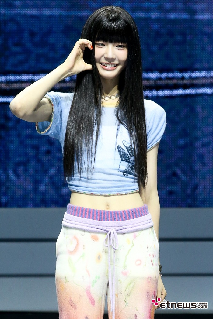 [ET포토] 튜이드 세아, '인형의 하트 인사'