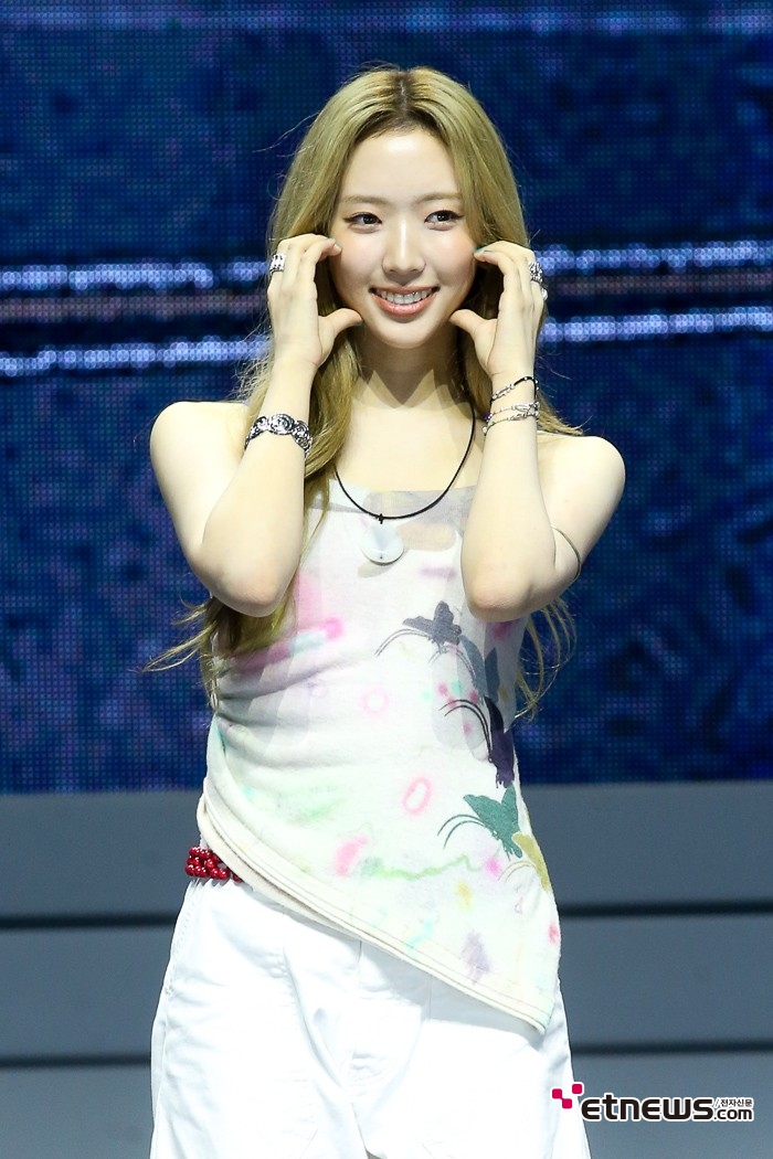 [ET포토] 튜이드 엘레나, '하트 요정'