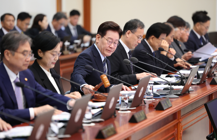이재명 대통령이 1일 청와대에서 국무회의 개회를 선언하고 있다. (사진=연합뉴스)