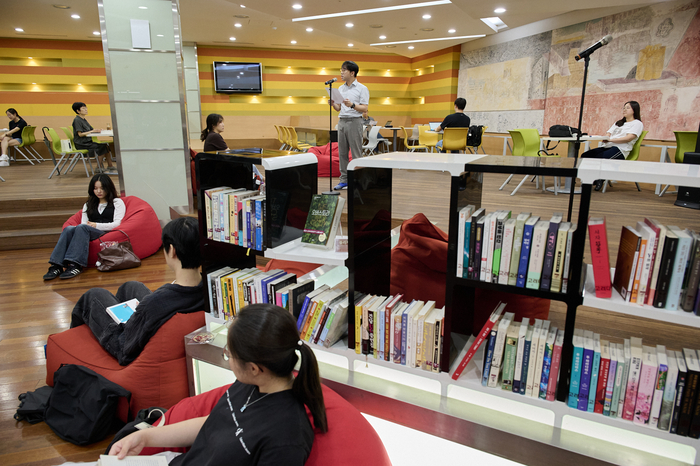 고려대학교 학부대학이 주최하는 '2026학년도 인문학 고전 토론 백일장 대회'가 시작됐다.