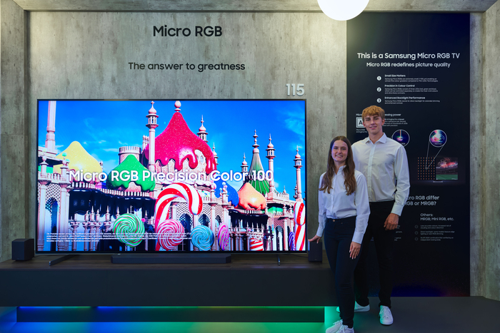 IFA 2026 개막에 앞서 독일 베를린 훔볼트 카레(Humboldt Carre)에 위치한 삼성전자 전시관에서 마이크로 RGB TV를 소개하는 모습.