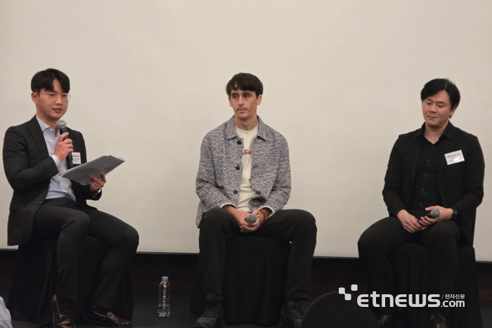 3일 서울 노보텔 강남에서 열린 '이그제큐티브 조찬 세션'에서 홍상원 일레븐랩스 한국 총괄(왼쪽부터)과 네이선 베나이시 에어스트리트캐피털 창업자, 유진 리앙 일레븐랩스 아시아태평양 총괄이 대담을 나누고 있다. ⓒ박종진기자