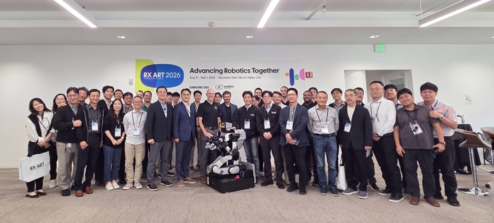 삼성SDS가 8월 31일부터 9월 1일까지(현지시간) 미국 캘리포니아주 마운틴뷰에서 'RX ART(Robotics Transformation Advancing Robotics Together) 2026'을 개최하고 삼성 주요 관계사 및 글로벌 피지컬 AI 기업들과 로봇 활용 사례 검증 성과를 공유하고 협력 방안을 논의했다.