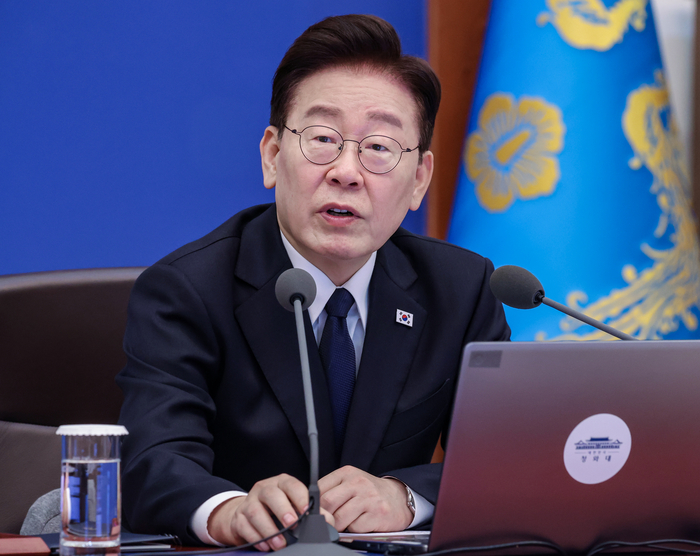 이재명 대통령이 3일 청와대에서 열린 수석보좌관회의에서 발언하고 있다. 연합뉴스