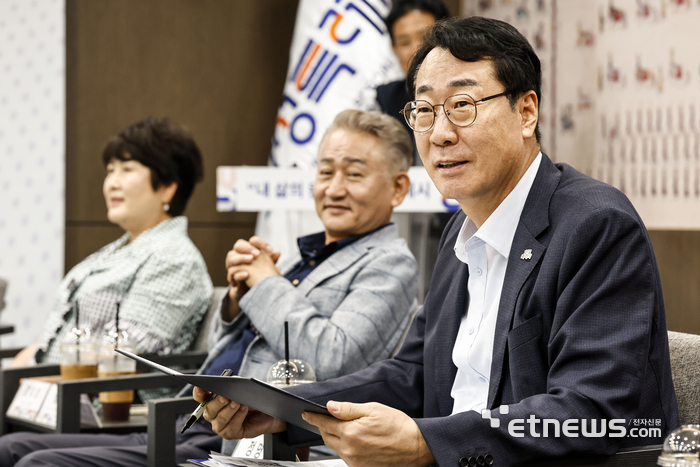 화성시노사민정, AI 산재 예방·고용격차 해소 공동선언