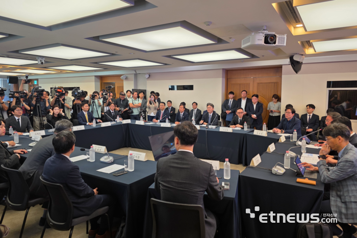 4일 서울 중구 한국프레스센터에서 과학기술정보통신부 주최 '모두의 AI' 프로젝트 사업자 간담회가 열리고 있다. ⓒ박종진기자