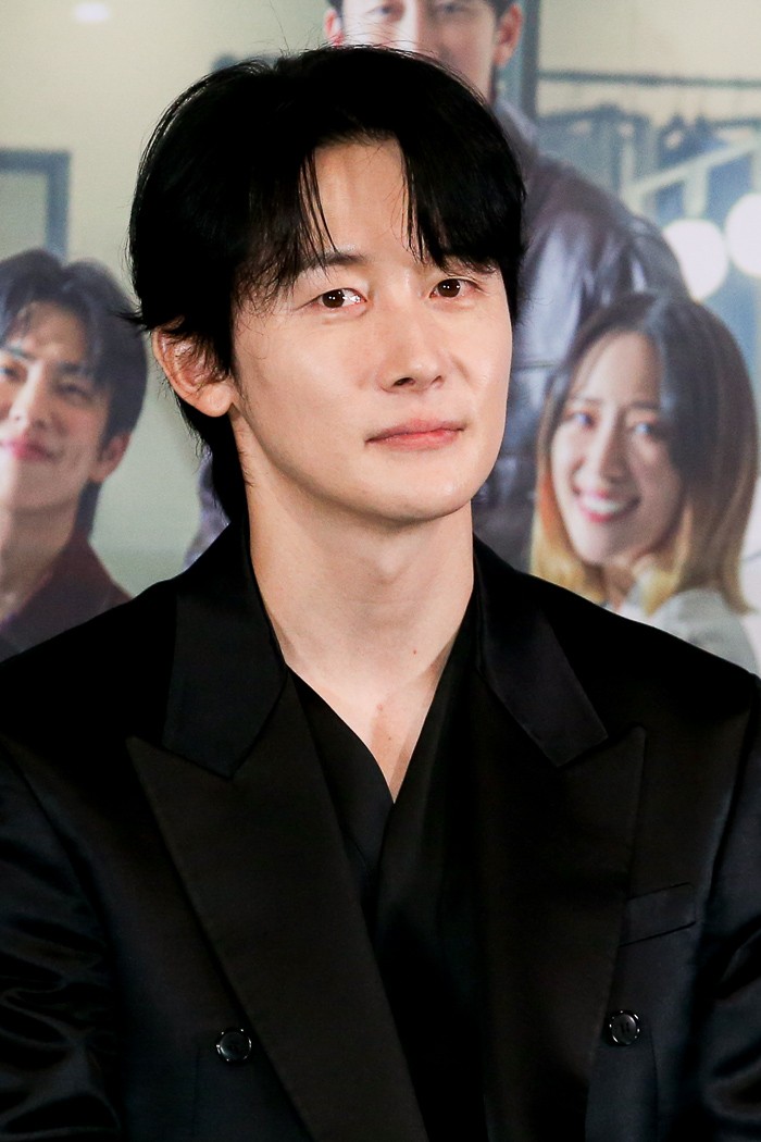 [ET포토] 김준한, '이렇게 바라보면~'