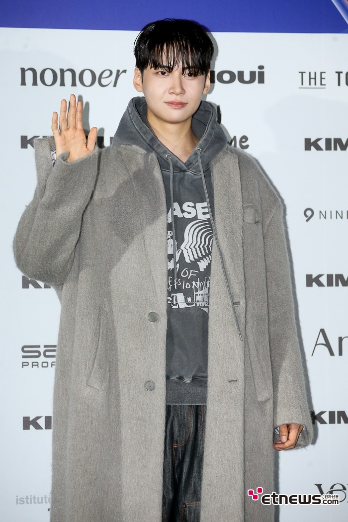 [ET포토] 이진혁, '힙한 가을 패션'