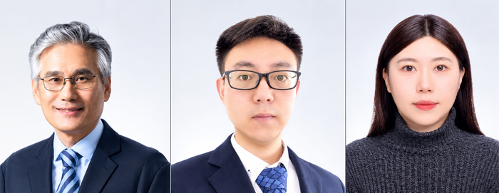 (왼쪽부터) 단국대 김인호 석학교수, 중국 양주대 데민 차이·하오위 리우 교수. 단국대 제공.