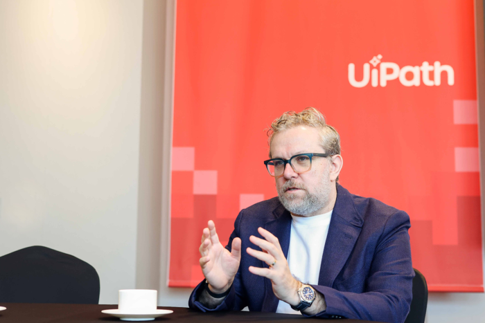 유아이패스 미하이 파우르 CIO