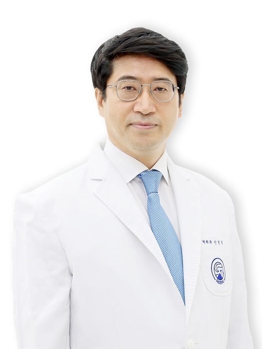 신민식 잠실자생한방병원 병원장.