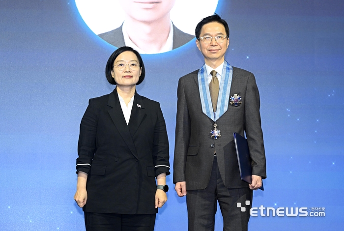 [포토] 과학기술훈장 혁신장에 이진엽 삼성전자 부사장