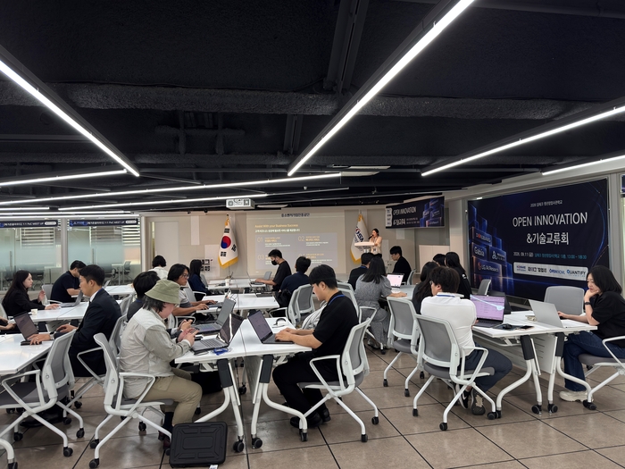중진공, 딥테크 스타트업-대·중견기업 잇는다…PoC·사업화 협력