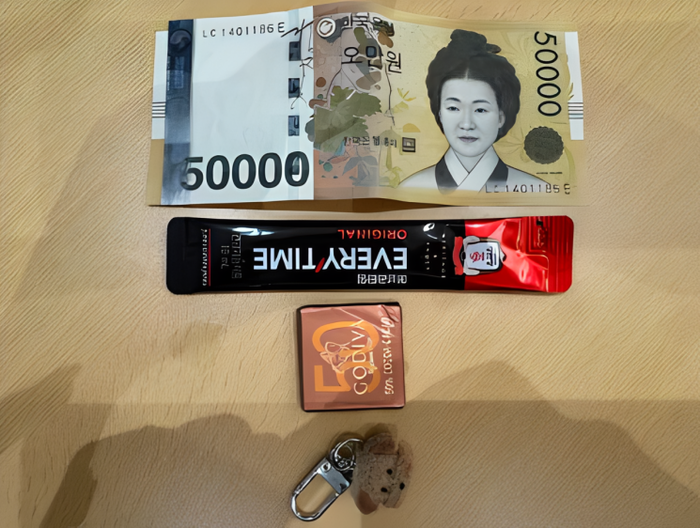 일본인 여성이 받은 선물들. 사진=스레드 캡처 @h.o.n.t.a.m.a.