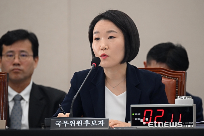 [포토] 질의 답변하는 이소영 후보자