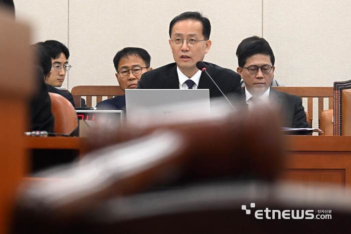 [포토] 답변하는 이형일 후보자
