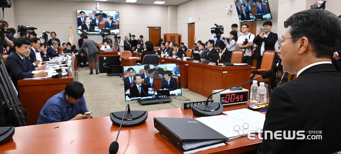 [포토] 답변하는 김승원 후보자