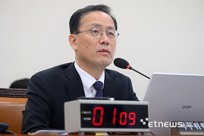 [포토] 답변하는 이형일 후보자