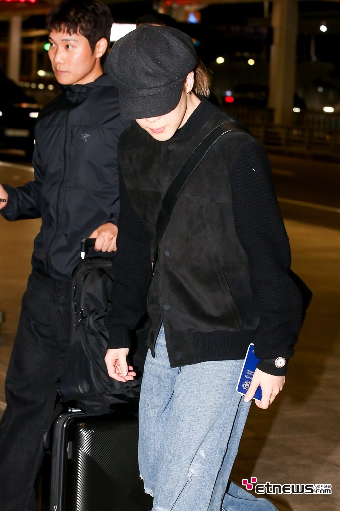 [ET포토] BTS 지민, '짧은 순간에도 상냥하게 인사'