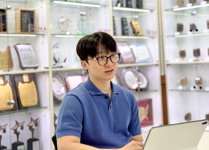 두리화장품 이강산 팀장 “사업 커질수록 부서 간 소통 중요…그룹웨어가 협업의 중심”