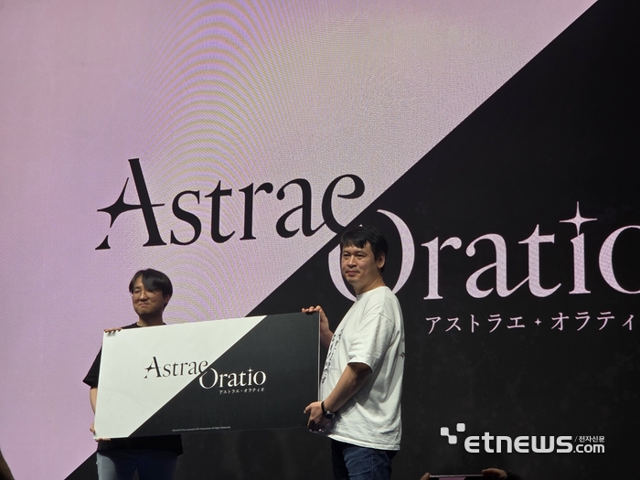 임종규 디나미스원 게임디렉터(오른쪽)와 김인 아트디렉터(AD)가 17일 도쿄게임쇼 2026에서 '아스트라에 오라티오'를 소개했다.